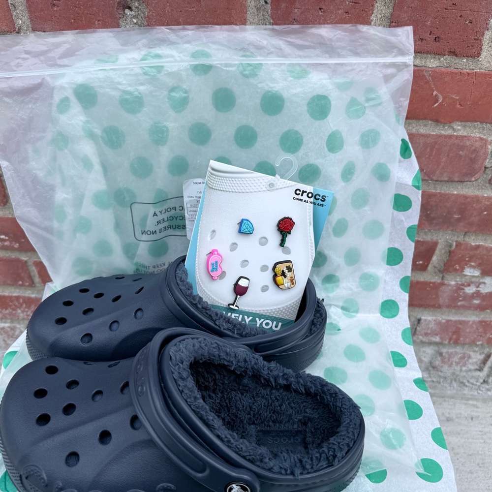 Brand New Navy CROCS Platform Shoes with Fleece Lining and  Shoe Charms